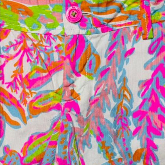 Lilly Pulitzer Vibrant Floral Women's Shorts - Picture 4 of 6